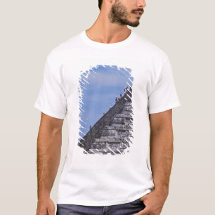 Camiseta Turistas subiendo escaleras en ruinas de El