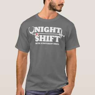 Camiseta Turno nocturno Diferente Raza Estetoscopio Gracios
