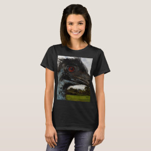 Camiseta "Twinkle in the Eye: An Emu's Curious Gaze"