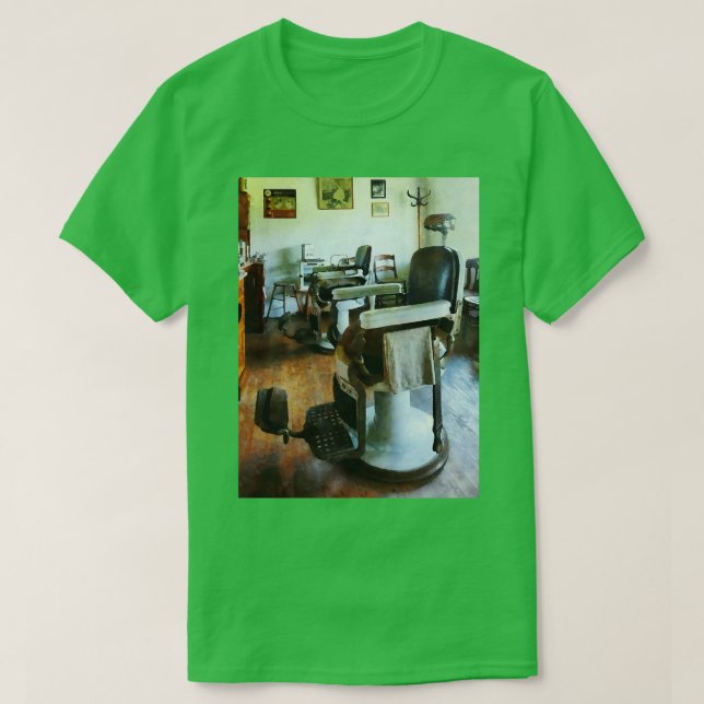 Camiseta Two Barber Chairs (Diseño del anverso)