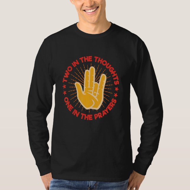 Camiseta Two In The Thoughts One In The Prayers  Shocker Me (Anverso)