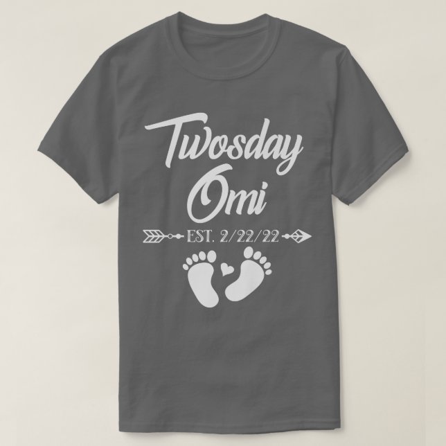 Camiseta Twosday Omi Grandma Est 22222 Recién nacido Ducha  (Diseño del anverso)
