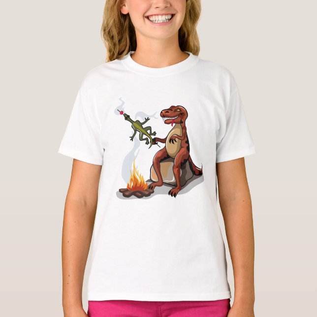Camiseta Tyrannosaurus Rex Cocina Sobre Una Fogata. (Anverso)