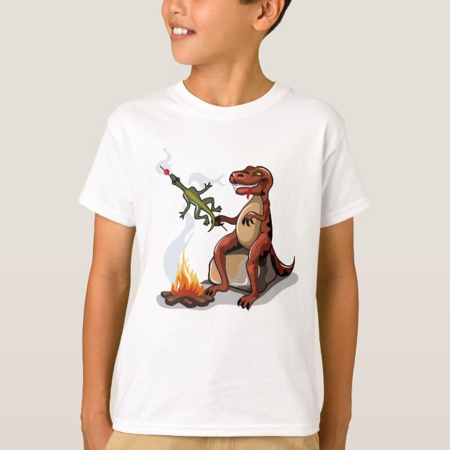 Camiseta Tyrannosaurus Rex Cocina Sobre Una Fogata. (Anverso)
