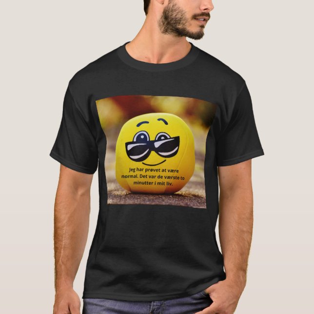 Camiseta u)normal (Anverso)