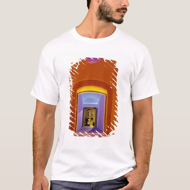 Camiseta UE, España, Barcelona. Puerta iluminada cerca de P (Anverso)