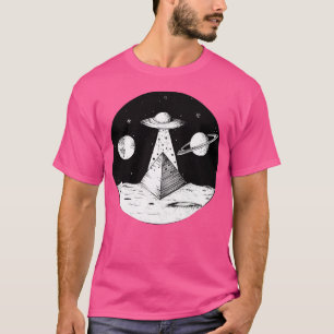 Camiseta Ufo Secuestrando Una Pirámide Con Planetas Estrell