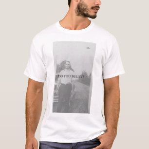 Camiseta UFOs: USTED CREE