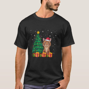 Camiseta Ugly Savannah Cat Santa Hat Christmas Tree Light