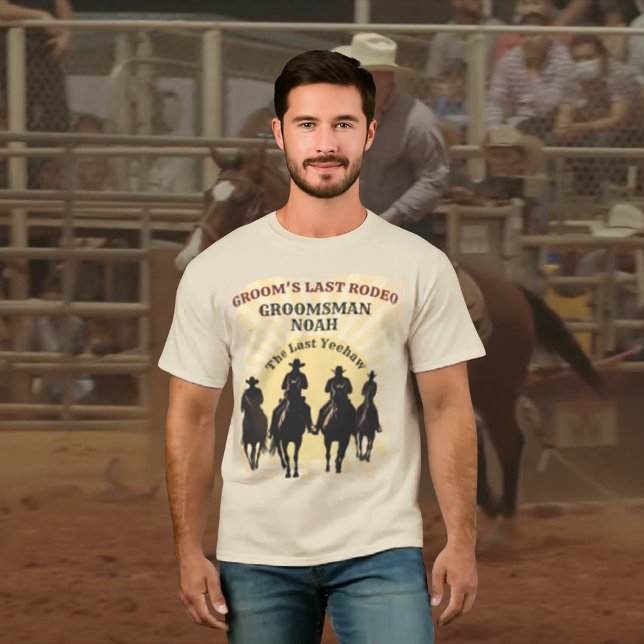 Camiseta Último Rodeo Cowboys Sunset Groomsman Nombre Bache (Last Rodeo Cowboys Sunset Groomsman Name Bachelor T-Shirt)