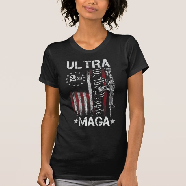 Camiseta Ultra MAGA Gun AR- Cita Bandera Patriótica Estadou (Anverso)