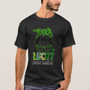 Camiseta Un afortunado asistente dental Messy Bun St Patric