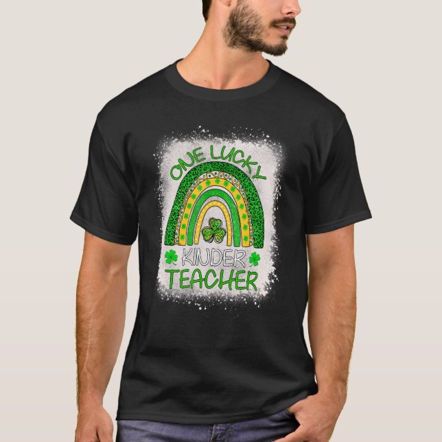 Camiseta Un afortunado maestro de clase Rainbow St Patrick  (Anverso)