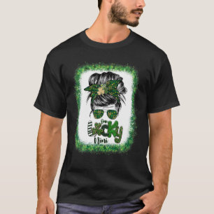 Camiseta Un afortunado Nini St Patricks Day Messy Bun Mom