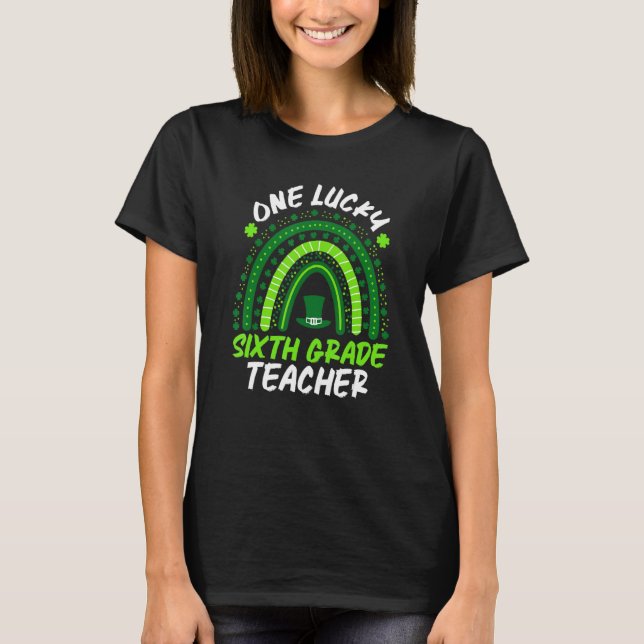 Camiseta Un afortunado profesor de sexto grado Rainbow St P (Anverso)
