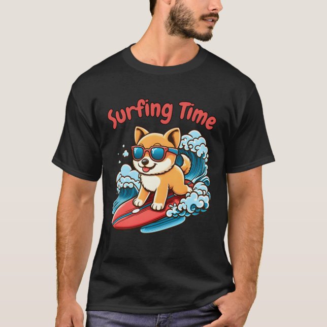 Camiseta Un amigo divertido del perro de Surfing (Anverso)