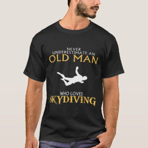 Camiseta Un anciano que ama el submarinismo