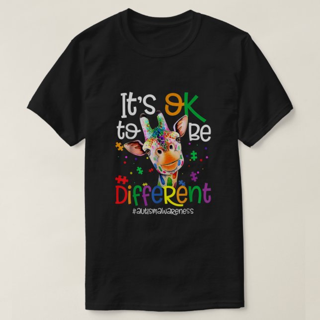 Camiseta Un Animal De La Girafa Cuidadosa Está Bien Ser Un  (Diseño del anverso)