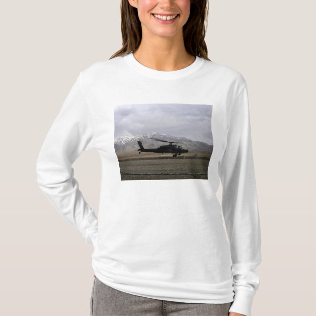 Camiseta Un Apache AH-64A despegando (Anverso)