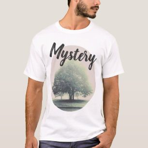 Camiseta Un árbol en el misterio del bosque de niebla