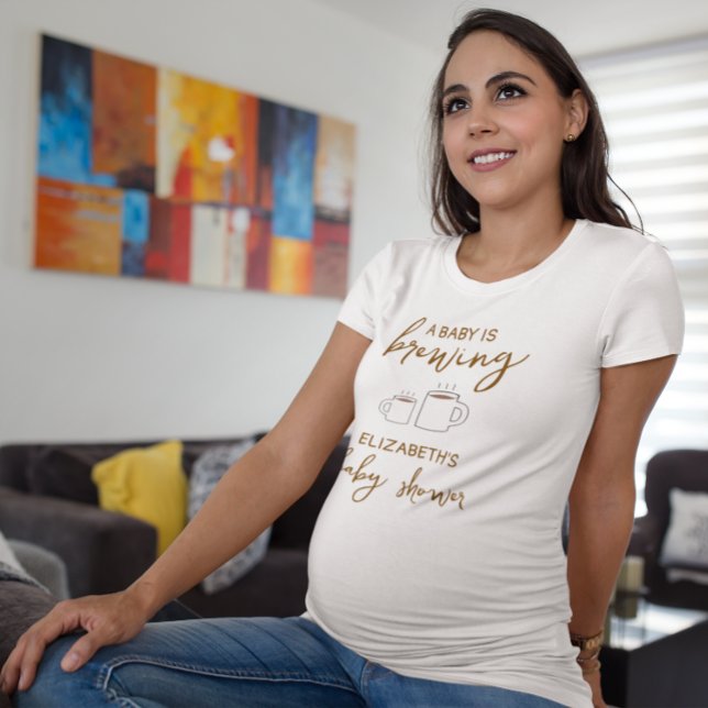 Camiseta Un bebé está preparando Baby Shower (Subido por el creador)