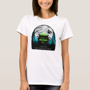 Camiseta Un bebé está preparando Baby Shower de Halloween