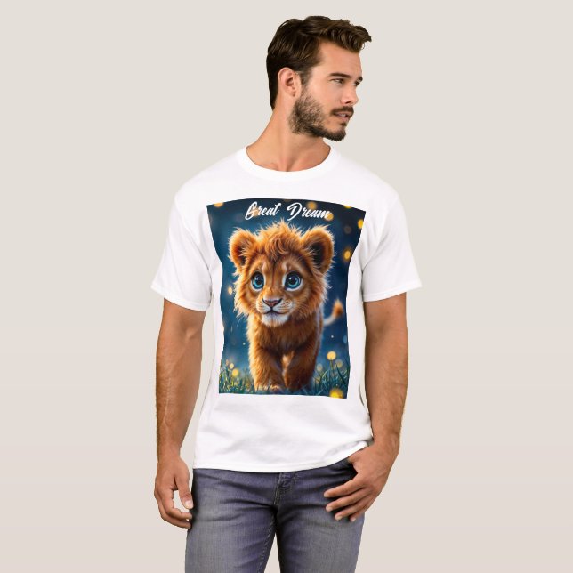 Camiseta Un bebé león mágico caminando en una noche de fant (Anverso completo)