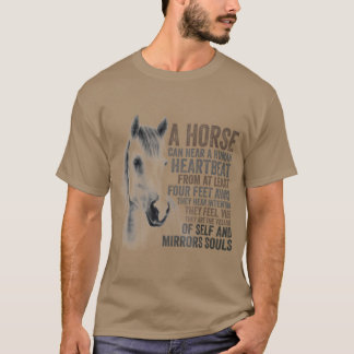 Camiseta Un caballo puede escuchar un retro de latido human