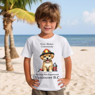 Camiseta Un cachorro lindo vestido de bombero con herramien
