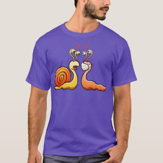 Camiseta Un caracol con su caparazón y una babosa con un fa