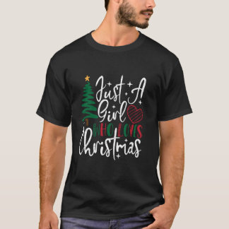 Camiseta Un Chica que ama el árbol de Navidad enciende la N