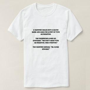 Camiseta Un chiste de IA sobre un vampiro