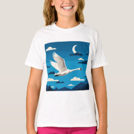 Camiseta Un cisne blanco volando en el cielo nocturno
