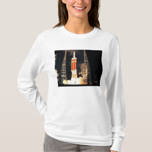 Camiseta Un cohete pesado del delta IV quita