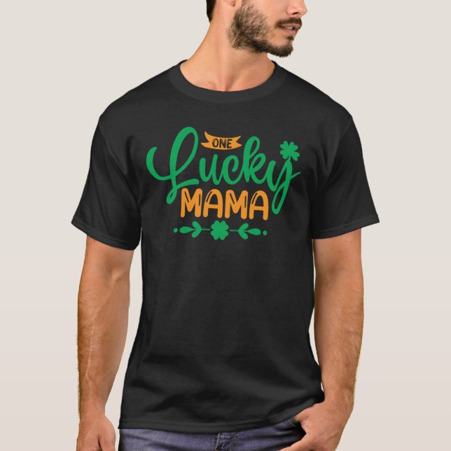 Camiseta Un día afortunado de mamá-St-Patricks-Shamrock-Mom (Anverso)