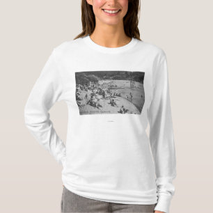 Camiseta Un día típico en la playa de Sandy Monte Río, C
