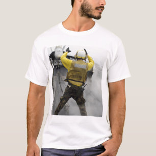 Camiseta Un director de los aviones señala un avispón de