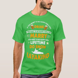 Camiseta Un divertido diseño de nieve Kayak diciendo Nieve 