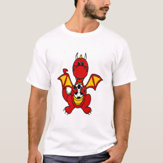 Camiseta Un divertido dragón jugando al fútbol