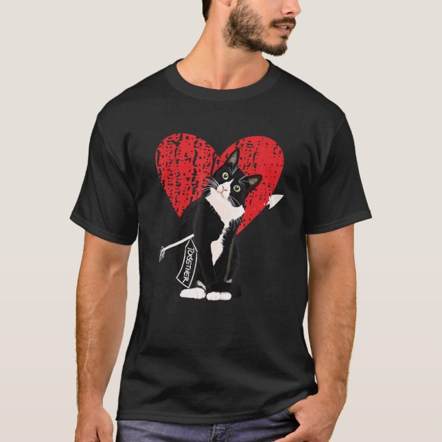 Camiseta Un divertido gato de Tuxedo se une a Valentineu201 (Anverso)