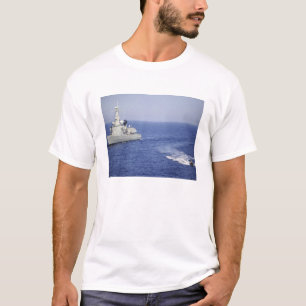Camiseta Un equipo portugués de la marina de guerra en un