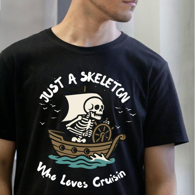 Camiseta Un esqueleto que ama el crucero transatlántico (Subido por el creador)