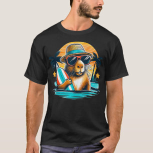 Camiseta un extraño capibara de roedor usando gafas de sol