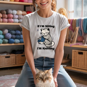 Camiseta Un gato adorable tejiendo un dicho gracioso