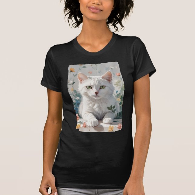 Camiseta Un gato blanco con flores. (Anverso)