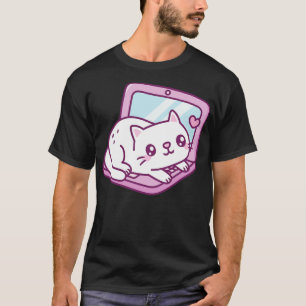 Camiseta Un gato blanco lindo descansando en un portátil