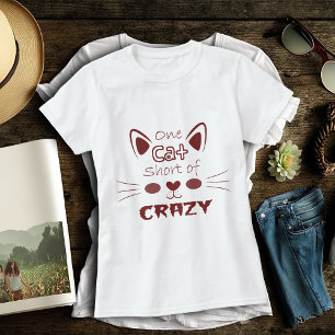 Camiseta Un gato corto de gracioso chiflado tema diversión