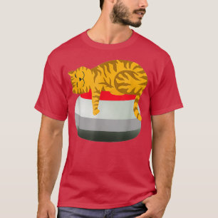 Camiseta Un gato durmiente sentado en una piedra de rizo