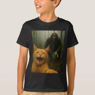 Camiseta Un gato gracioso sorprendió a Happy Selfie con Big