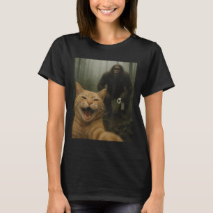 Camiseta Un gato gracioso sorprendió a Happy Selfie con Big